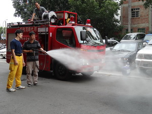 Vehicle - mounted fire - fighting equipment